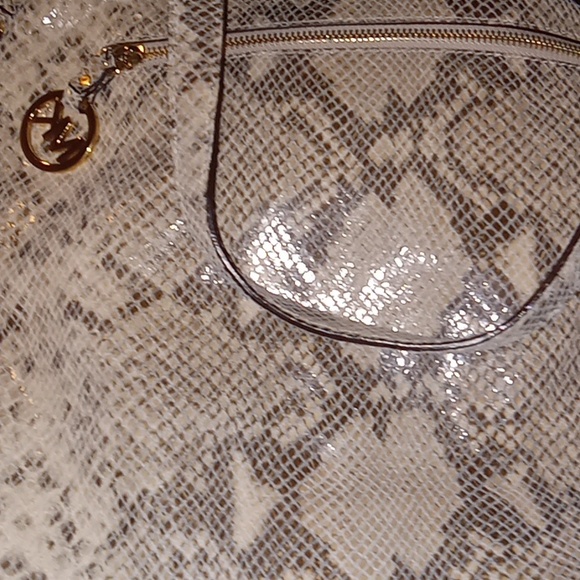 Handbag - Picture 7 of 11